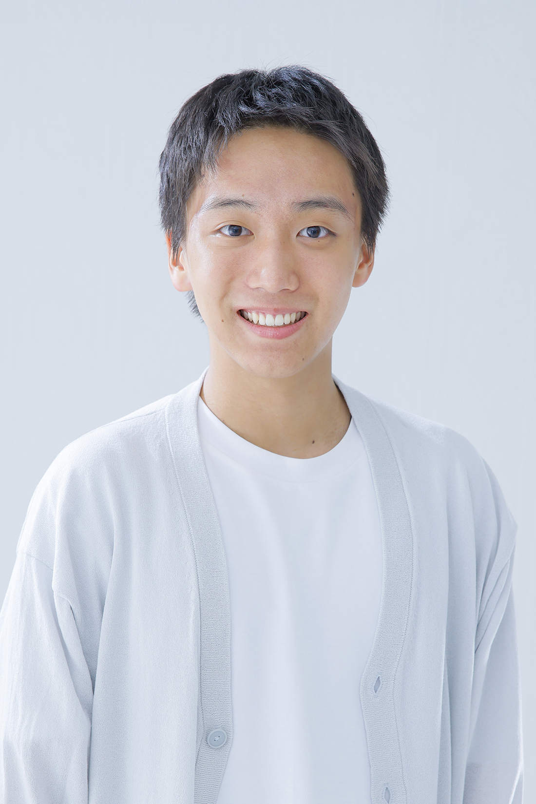山本　悠央