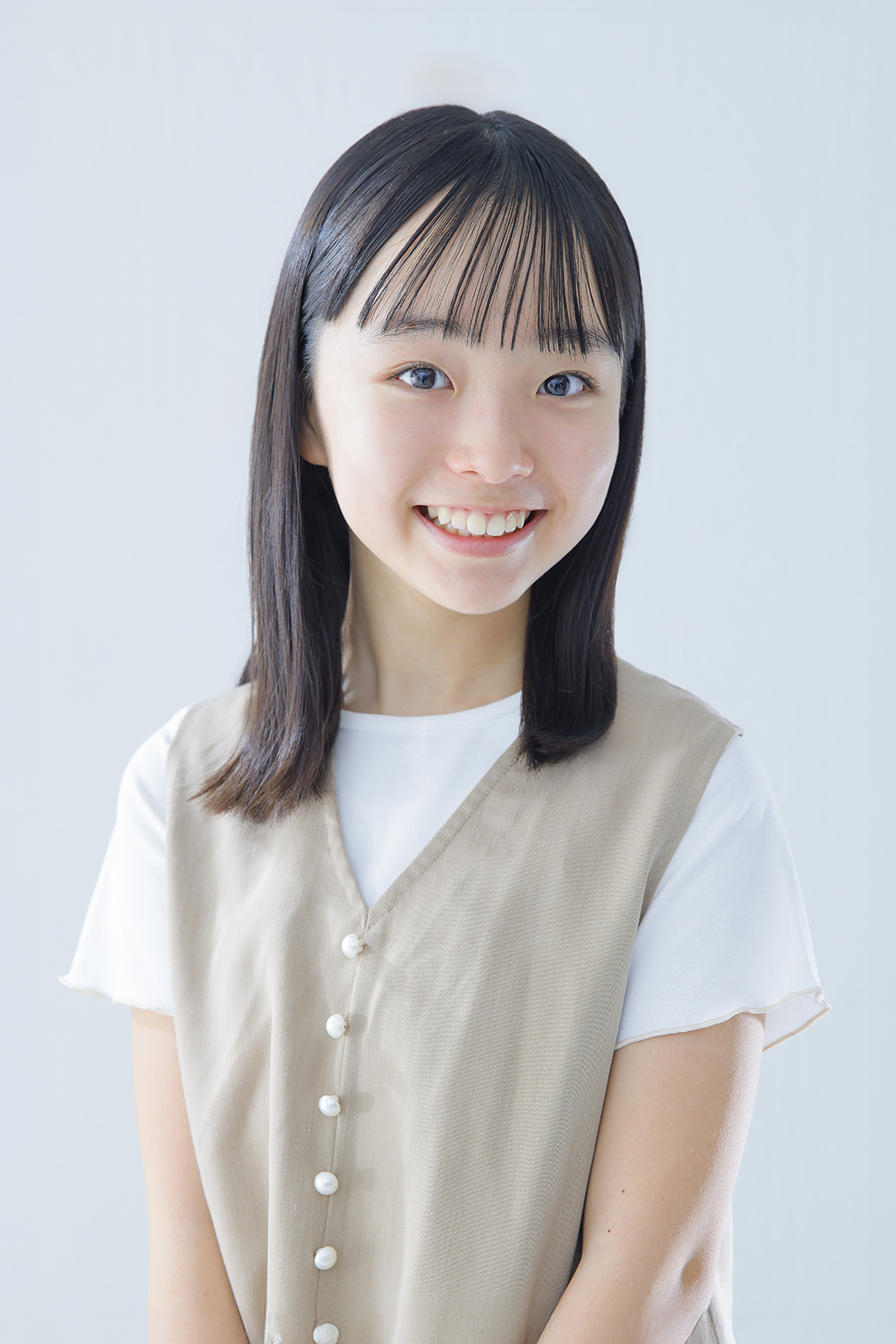 静　莉子